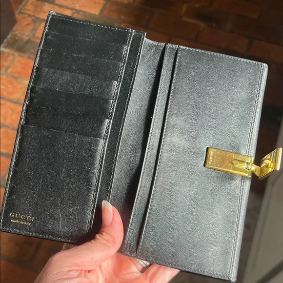 Vintage Gucci Black Leather Wallet with Gold Tone Clasp - Picture 7 of 16